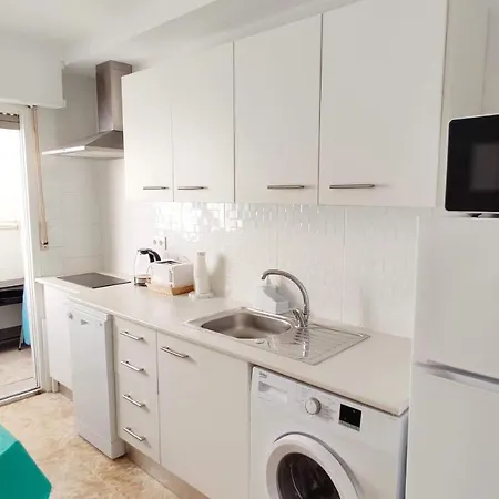 Beautiful Flat With Sea View And Sound Of The Surf *